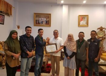 Mantan Bupati Butur Abu Hasan Terima HMI Award, ini Harapannya Kepada KAHMI dan HMI Cabang Kendari
