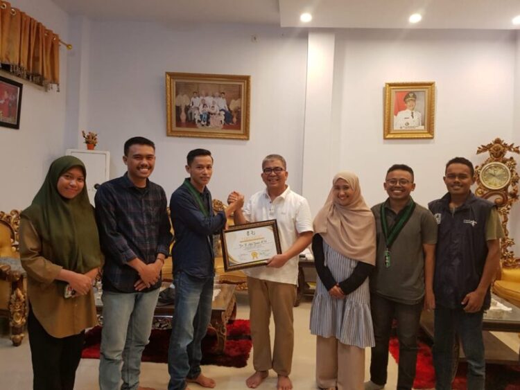 Mantan Bupati Butur Abu Hasan Terima HMI Award, ini Harapannya Kepada KAHMI dan HMI Cabang Kendari