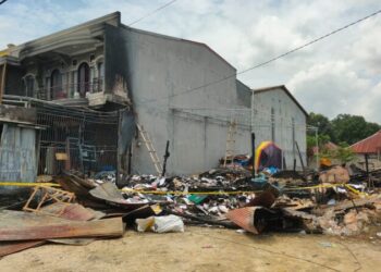 Gudang ATK Milik UD Dilla dan Box Penjual Thaitea di Jalan Sorumba Terbakar