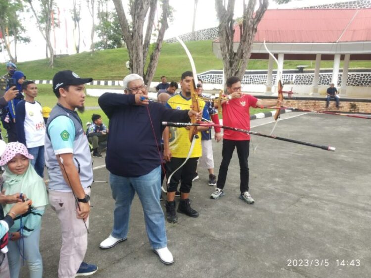 Gubernur Sultra dan Ketua DPRD Latihan Bersama Para Atlet Panahan Sebelum Kejuaraan