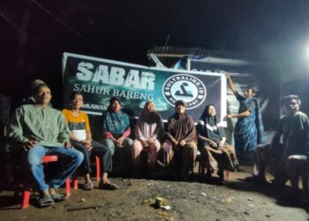 Giat Tim Redaksi Sultraline, Kumpul bersama Warga untuk Sahur
