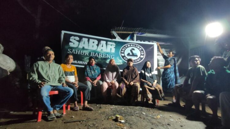 Giat Tim Redaksi Sultraline, Kumpul bersama Warga untuk Sahur