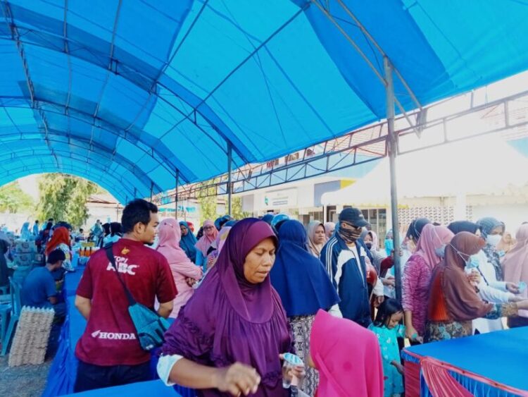 Disperindag Sultra Bersama BI dan Bulog Kembali Gelar Pasar Murah Antisipasi Kenaikan Inflasi