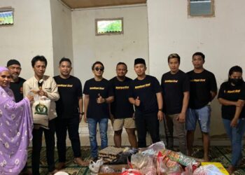 Berbagi Berkah Ramadhan, Komunitas Mobil Midnight Sun Kendari Beri Sembako dan Alat Tulis ke Panti Asuhan Al Hidayah
