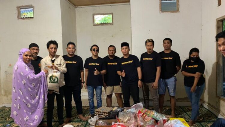 Berbagi Berkah Ramadhan, Komunitas Mobil Midnight Sun Kendari Beri Sembako dan Alat Tulis ke Panti Asuhan Al Hidayah