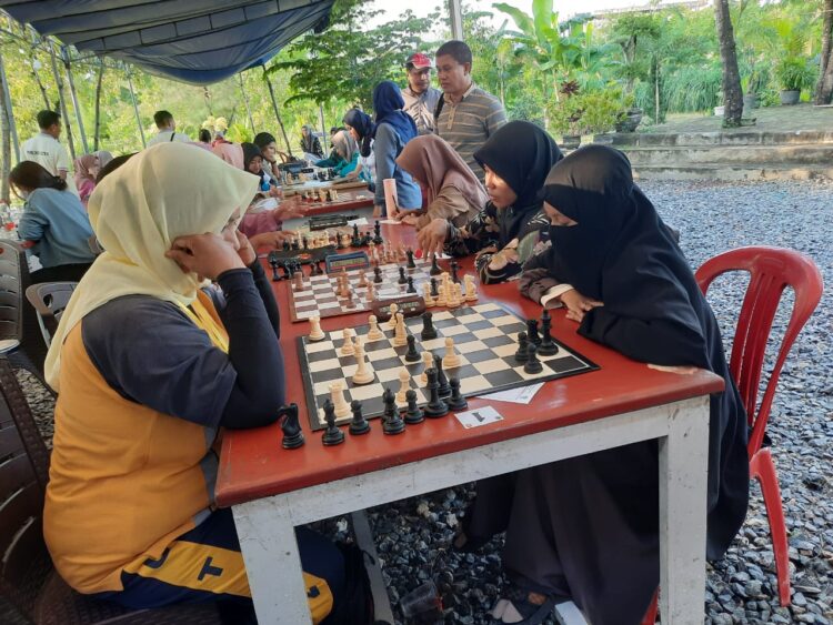 Ratusan Peserta Ramaikan Turnamen Catur Hugua Cup I