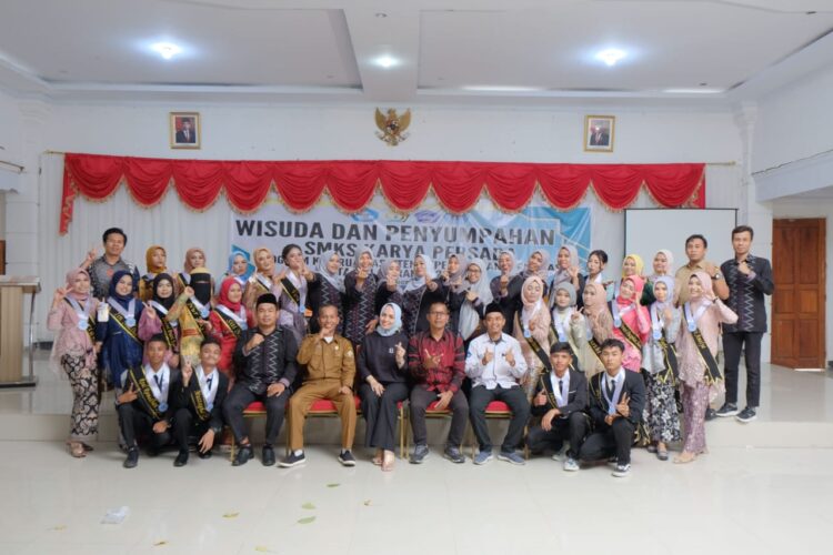 47 Siswa SMKS Karya Persada Muna Jalani Wisuda, Ini Pesan Ketua Dewan Pembina Yayasan