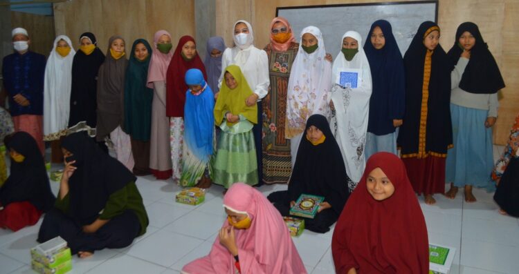 Bangkitkan Semangat Kebangsaan Anggota DPD RI Wa Ode Rabia Al Adawia Ridwan Sosialisasi Empat Pilar di Ponpes Attarbiyatussakilah Kendari