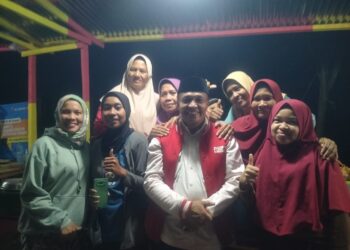Lumbung Pangan Desa Banggai di Kunjungi Mantan Bupati Mubar La Ode M. Rajiun Tumada