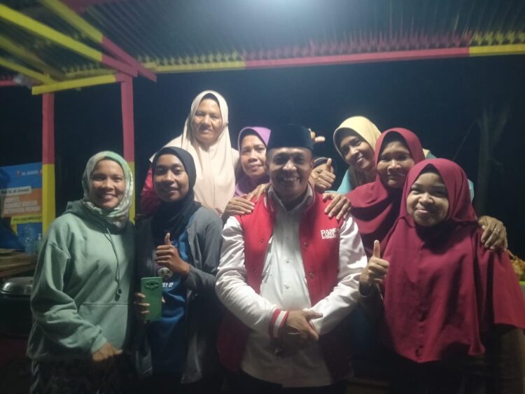 Lumbung Pangan Desa Banggai di Kunjungi Mantan Bupati Mubar La Ode M. Rajiun Tumada