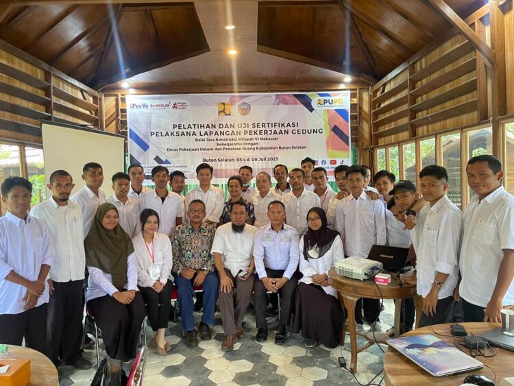 Pj Bupati Buka Pelatihan Pelaksana Bangunan Gedung yang Digelar Balai Jasa Kontruksi Wilayah VI Makassar dan Dinas PUPR Buton Selatan