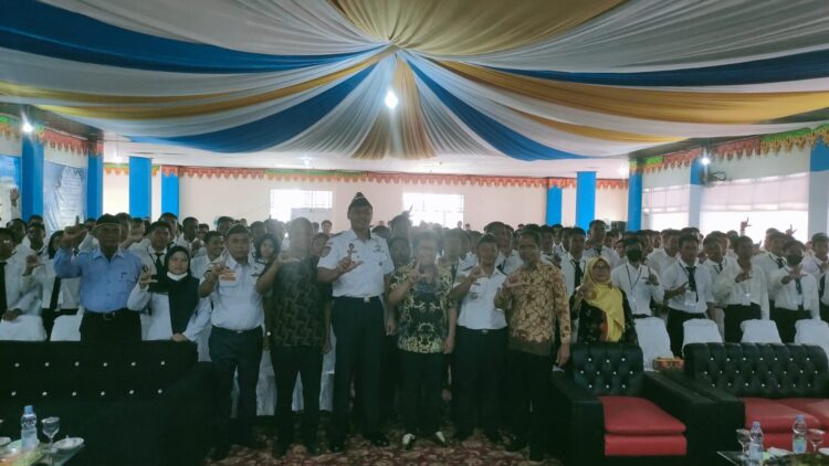 Wakil Ketua Komisi V DPR RI Buka Diklat Pemberdayaan Masyarakat yang Diadakan KSOP Kendari dan Politeknik Pelayaran Sulut