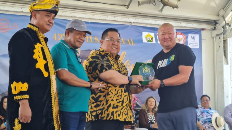 Kontribusi Nyata Kadin Sultra yang Perkenalkan Budaya dan Investasi di Lotus Festival Amerika Serikat
