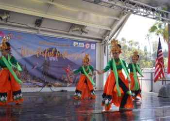 Tampil dalam Lotus Festival di Los Angeles AS, Pelajar SMPN 1 Kendari Memukau Penonton dari Berbagai Negara