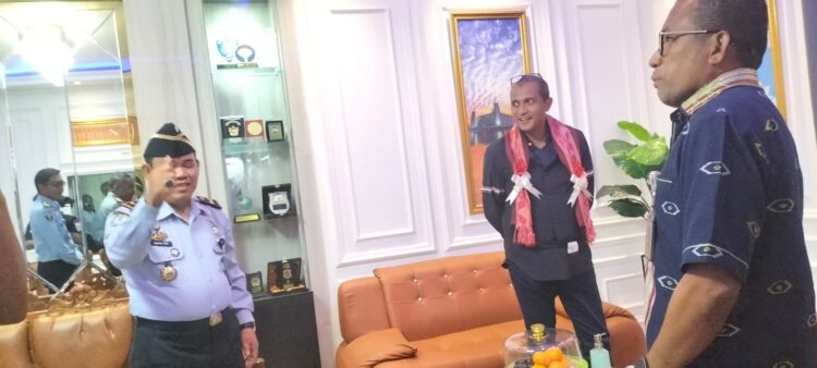 Kunker ke Kendari, Wamenkumham Edward Omar Sharif Hiariej Pantau Setiap Ruang Pelayanan Kantor Imigrasi Kendari