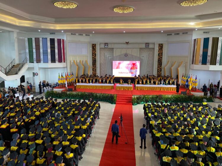 1.281 Mahasiswa UHO Kendari Jalani Wisuda Gelombang Pertama Periode April-Juli 2023