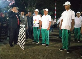 Bupati Muna LM Rusman Emba Lepas Gerak Jalan Trilomba Juang 45 KM