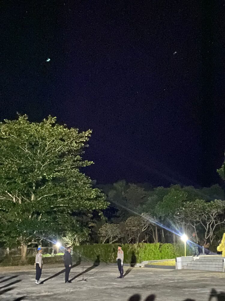 Kapolres Muna Pimpin Upacara Apel Kehormatan dan Renungan Suci di TMP Watuputih, Hadir Bupati Muna dan Muna Barat Serta Forkopimda