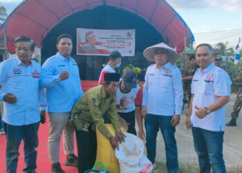 Demi Ganjar Pranowo, Petani Suka Rela Sumbang Beras untuk Perjuangan