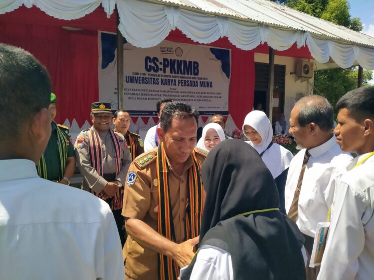 Hadiri Pembukaan PKKMB Universitas Karya Persada Muna, ini Pesan Asisten III Pemkab Muna