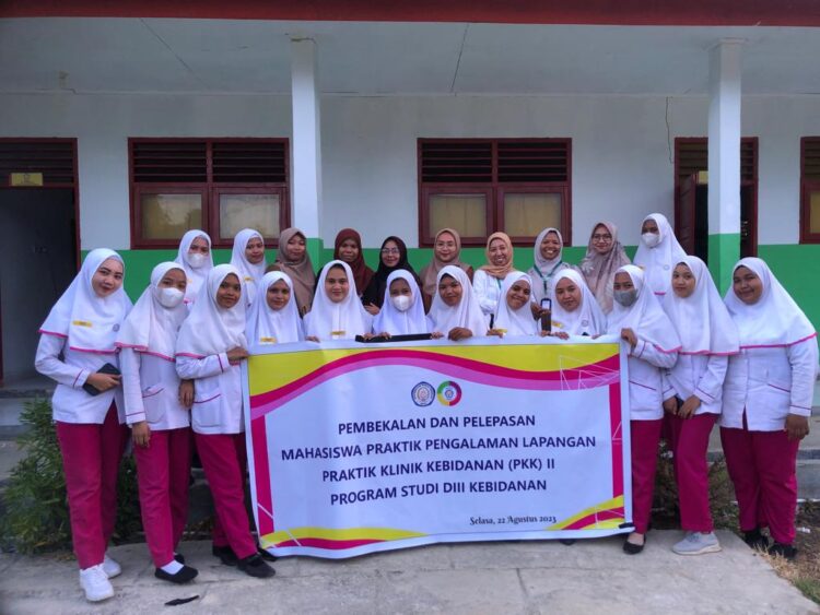 Universitas Karya Persada Muna Lepas Mahasiswi D-III Kebidanan melaksanakan Praktik Klinik Kebidanan di RSUD Kota Kendari