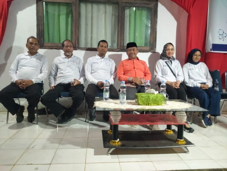 Malam Inagurasi dan Penutupan PKKMB Universitas Karya Persada Muna di Hadiri Wakil Bupati