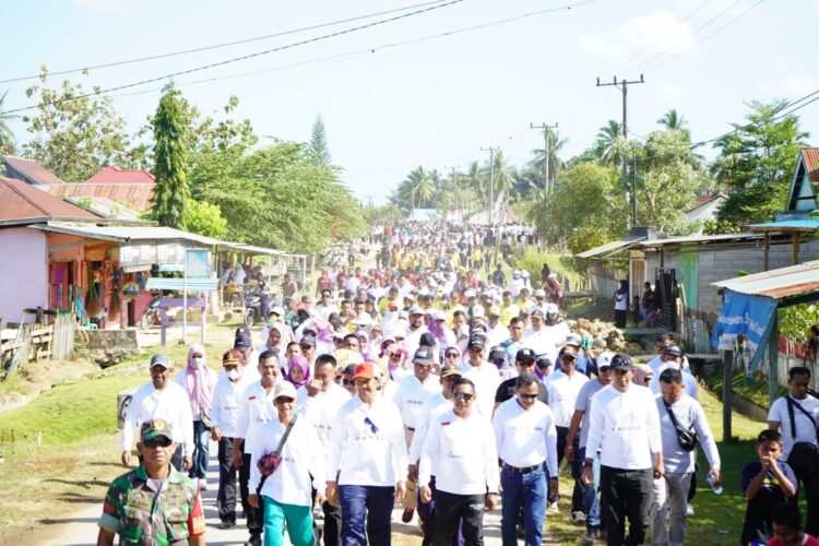 Ribuan Orang Ramaikan Jalan Santai IKA SMAN 1 Kusambi Kabupaten Muna Barat
