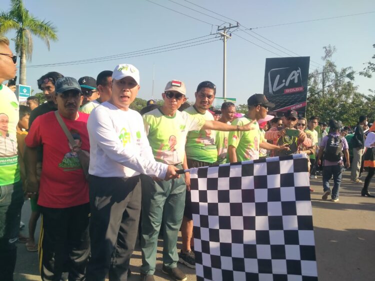Peringati Hari Tani, Ketua HKTI-Sultra Buka kegiatan Jalan Sehat di Kabupaten Muna