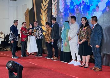 Ketua Kadin Sultra Diganjar Penghargaan Sultra Awards 2023 Atas Kepedulian Terhadap UMKM