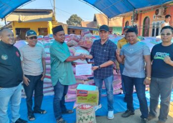 PT WIN Salurkan Ribuan Paket Sembako ke Masyarakat Lingkar Tambang Terdampak Inflasi