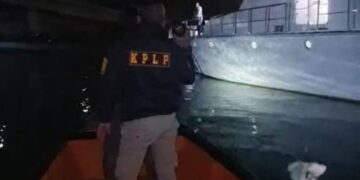 Tim SAR KPLP KSOP Kendari Bantu Pencarian Pemuda Jatuh di Jembatan Teluk