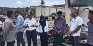 Wakil Bupati Muna Tinjau Langsung Kondisi Pasar Sentral Wakuru yang Terbakar