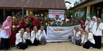 Tim Mahasiswa Program Provesi Apoteker UHO Lakukan Sosialisasi Apoteker Cilik di SDN 94 Kendari