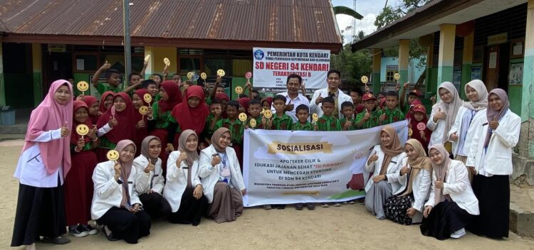 Tim Mahasiswa Program Provesi Apoteker UHO Lakukan Sosialisasi Apoteker Cilik di SDN 94 Kendari