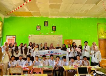 Tim Pengabdian Fakultas Farmasi UHO Lakukan Sosialisasi dan Edukasi Bahaya Anemia dan Penggunaan Tablet Tambah Darah (Fe) Pada Siswa SMAN 2 Kendari