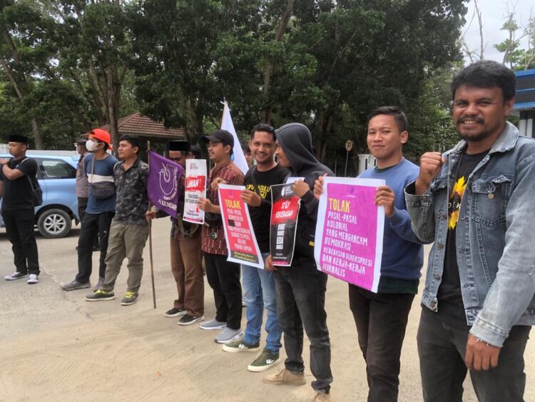 Menghalangi Kerja Jurnalis, AJI Kendari Kecam Manajemen Bank Sultra