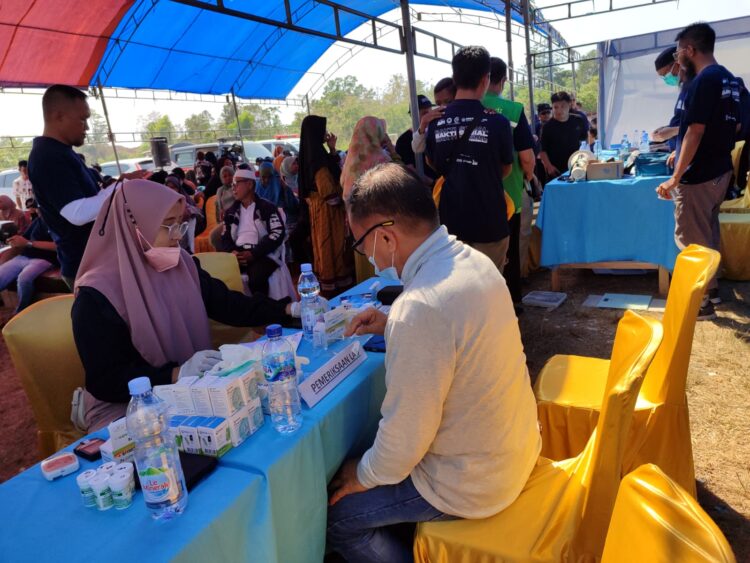 Ratusan Masyarakat di Konsel Antusias Ikuti Pengobatan Gratis PT WIN