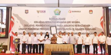 Asisten lll Wakili Bupati Muna dalam Sosialisasi Kebijakan Netralitas ASN, Deklarasi dan Penanggulangan Pakta Integritas ASN dalam menyukseskan Pemilu Tahun 2024