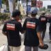Tuna Netra Sekawan Tancap Gas, Sosialisasi Ganjar-Mahfud dengan Bagi-bagi Stiker ke Pengguna Jalan di Kendari
