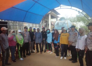 Gelar Jum’at Curhat di Desa Banggai, Polsek Katobu Ingatkan Masyarakat untuk mematuhi aturan Pemerintah Desa