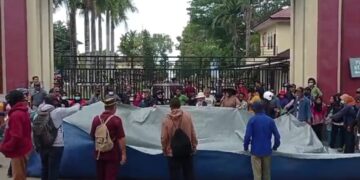 Ratusan Petani asal Konsel Minta Keadilan di Polda Sultra