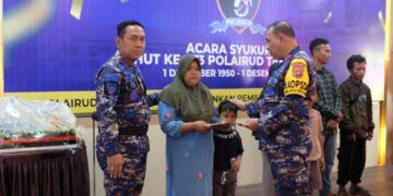 Momentum HUT Polairud, Polda Sultra Bantu Keluarga Korban Penembakan di Pulau Cempedak Laonti