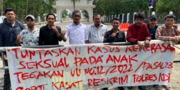 Lokomotif Hukum Sultra Demo di Polda, Sampaikan Ketidakprofesionalan Penyidik Dalam Tindak Pidana Kekerasan Seksual Terhadap Anak Dibawah Umur yang Ditangani Polresta Kendari 