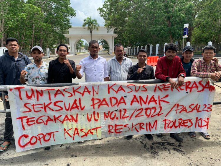 Lokomotif Hukum Sultra Demo di Polda, Sampaikan Ketidakprofesionalan Penyidik Dalam Tindak Pidana Kekerasan Seksual Terhadap Anak Dibawah Umur yang Ditangani Polresta Kendari