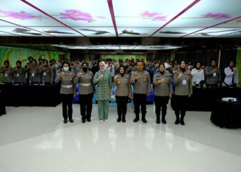 100 Polwan Polda Sultra Ikuti Pelatihan dan Peningkatan Kemampuan MC