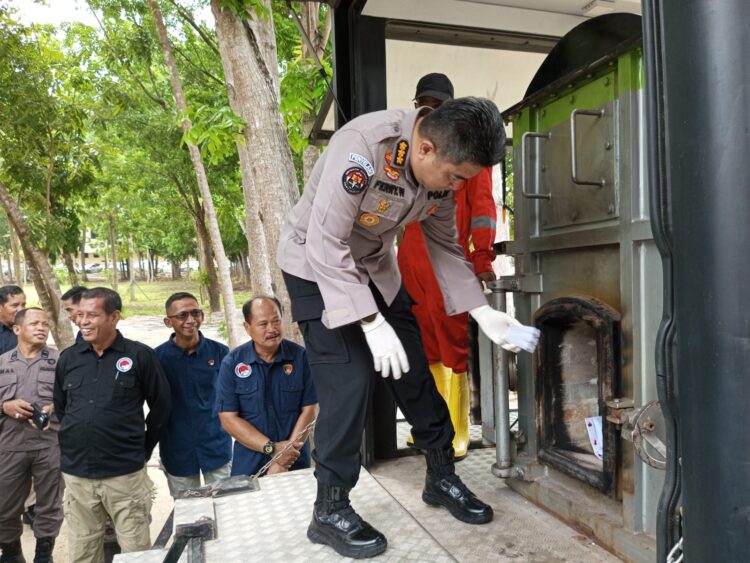 Ditresnarkoba Polda Sultra Musnahkan Barang Bukti 1,3 kg Narkoba
