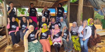 Emak-emak di Kolaka Kompak Pakai Baju Ganjar-Mahfud
