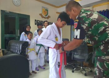 Komandan Denpom XIV/3 Kendari Lepas Atlet Karateka Kendari Dojo X-Bro/Dojo Denpom Ikuti Kejuaraan di Makassar 