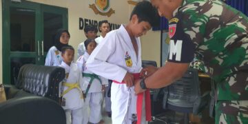 Komandan Denpom XIV/3 Kendari Lepas Atlet Karateka Kendari Dojo X-Bro/Dojo Denpom Ikuti Kejuaraan di Makassar 