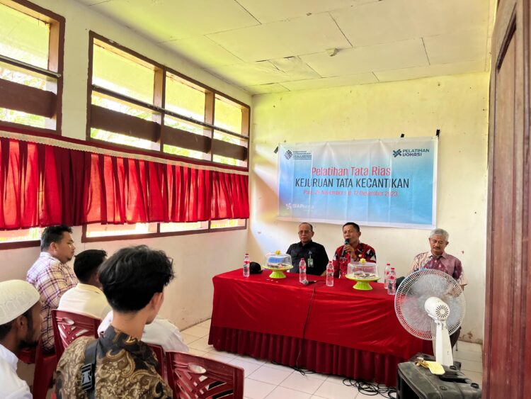 Kepala BBPVP Makassar La Ode Haji Polondu Resmi Tutup Pelatihan TMT di Kabupaten Muna, Diharapkan Siswa Lebih Produktif